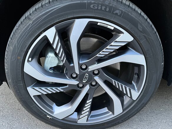 2023 Geely Monjaro (Xingyue L) I, серый, 3630000 рублей - вид 17