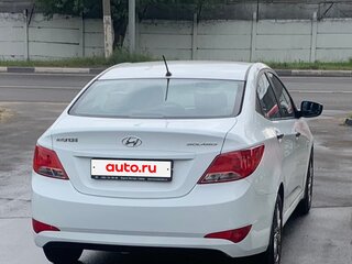 2014 Hyundai Solaris I Рестайлинг, белый, 900000 рублей, вид 3