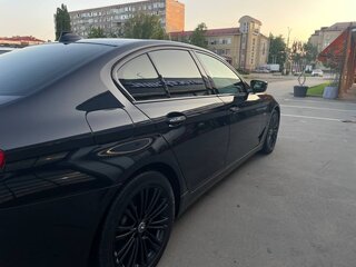 2017 BMW 5 серии 530d xDrive VII (G30/G31/G38), чёрный, 3700000 рублей, вид 4