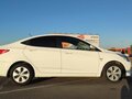 2016 Hyundai Solaris I Рестайлинг, белый - вид 2