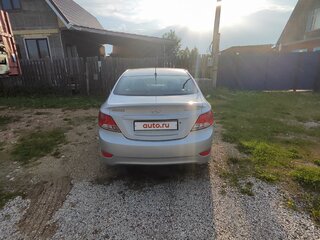 2013 Hyundai Solaris I, серебристый, 850000 рублей, вид 4