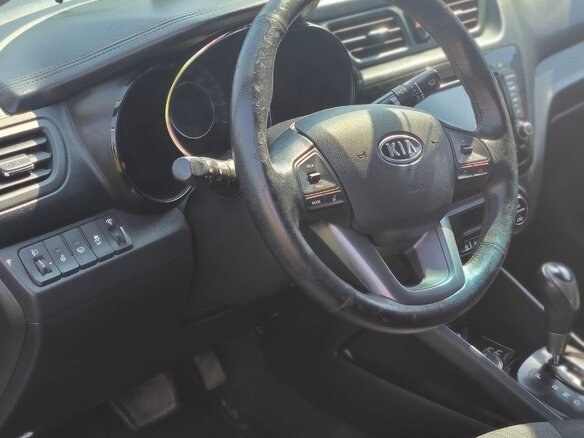 2012 Kia Rio 4-speed III, белый, 875000 рублей - вид 7