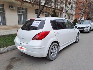 2011 Nissan Tiida I Рестайлинг, белый, 680000 рублей, вид 3