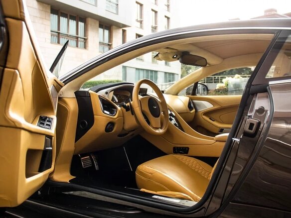 2012 Aston Martin Vanquish II, коричневый, 18000000 рублей - вид 15