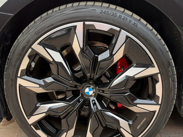 2026 BMW 5 серии 520d xDrive VIII (G60/G61/G68), чёрный, 9300000 рублей - вид 11
