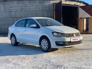 2017 Volkswagen Polo V Рестайлинг, белый, 1100000 рублей, вид 4