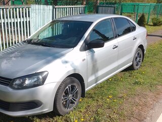 2014 Volkswagen Polo V, серебристый, 800000 рублей, вид 3
