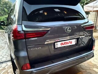 2016 Lexus LX 570 III Рестайлинг 2, серый, 7500000 рублей, вид 4