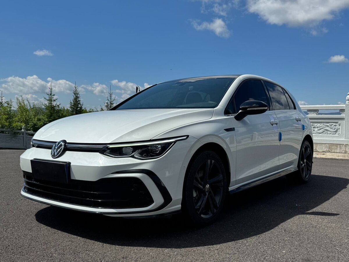 Открыть фотографии: Volkswagen Golf VIII