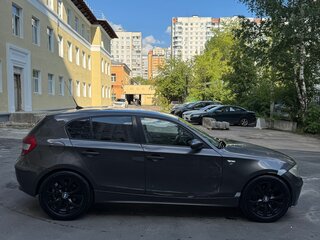 2006 BMW 1 серии 120i I (E81/E82/E87/E88), бежевый, 550000 рублей, вид 3