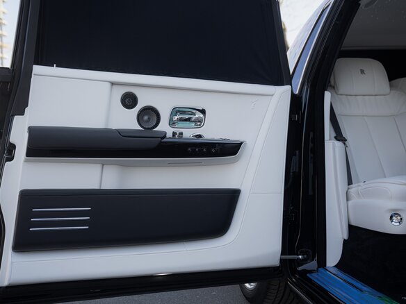2026 Rolls-Royce Phantom Extended VIII Рестайлинг (Series II), чёрный, 86000000 рублей - вид 28