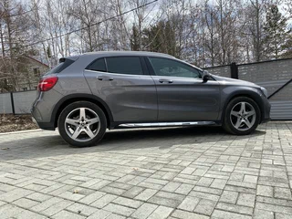 2017 Mercedes-Benz GLA 250 I (X156) Рестайлинг, серый, 2950000 рублей, вид 3