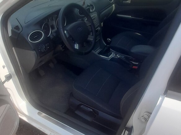 2009 Ford Focus II Рестайлинг, белый, 450000 рублей - вид 10