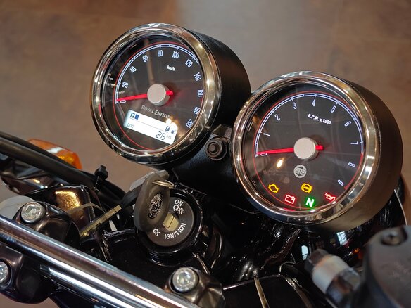 2026 Royal Enfield Interceptor 650, чёрный, 699000 рублей - вид 7