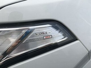 2016 Volvo XC90 II, белый, 3800000 рублей, вид 3