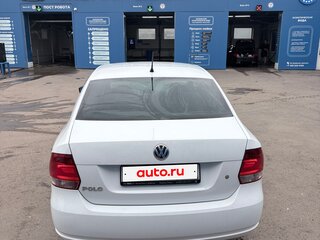 2014 Volkswagen Polo V, белый, 750000 рублей, вид 4