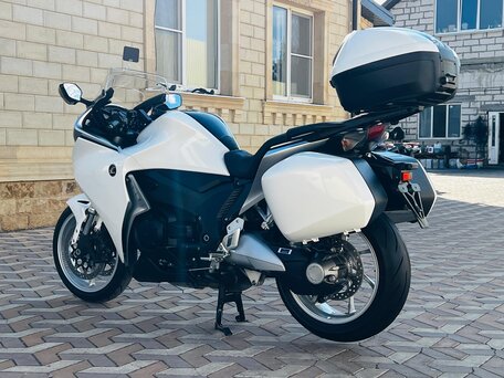 2012 Honda VFR 1200, белый, 920000 рублей, вид 5