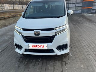 2017 Honda Stepwgn V Рестайлинг, белый, 2250000 рублей, вид 1