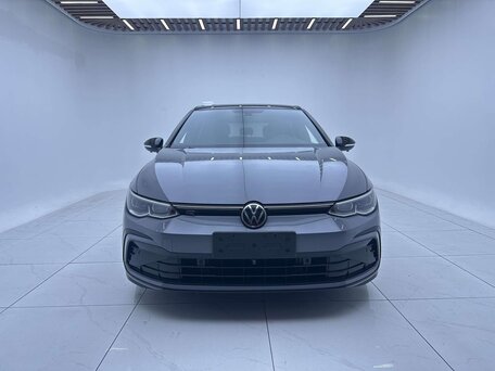 2023 Volkswagen Golf VIII, голубой, 1670000 рублей, вид 2