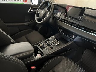 2021 Mitsubishi Outlander IV, чёрный, 3400000 рублей, вид 4