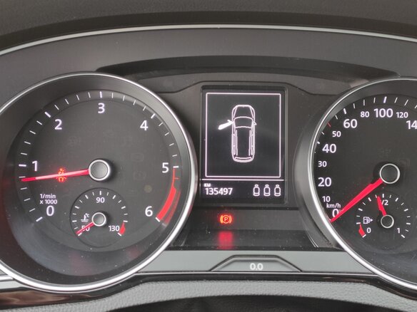 2018 Volkswagen Passat B8, серый, 1850000 рублей - вид 2