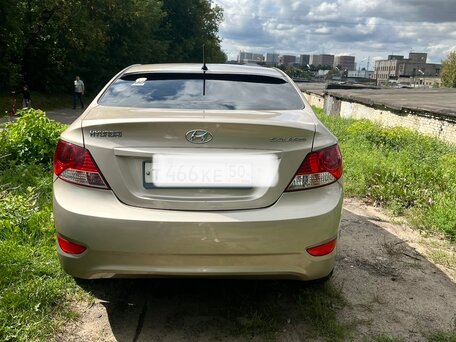 2013 Hyundai Solaris I, бежевый, 800000 рублей, вид 5