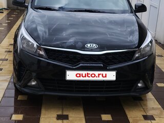 2020 Kia Rio IV Рестайлинг, чёрный, 1650000 рублей, вид 1