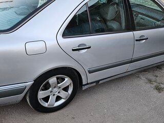 1998 Mercedes-Benz E-Класс 300 II (W210, S210), серый, 350000 рублей, вид 5
