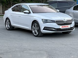 2019 Skoda Superb III Рестайлинг, белый, 2400000 рублей, вид 1
