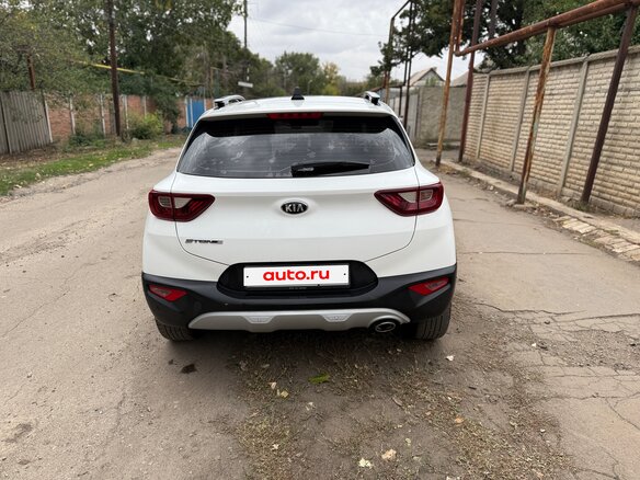 2019 Kia Stonic I, белый, 2000000 рублей - вид 2