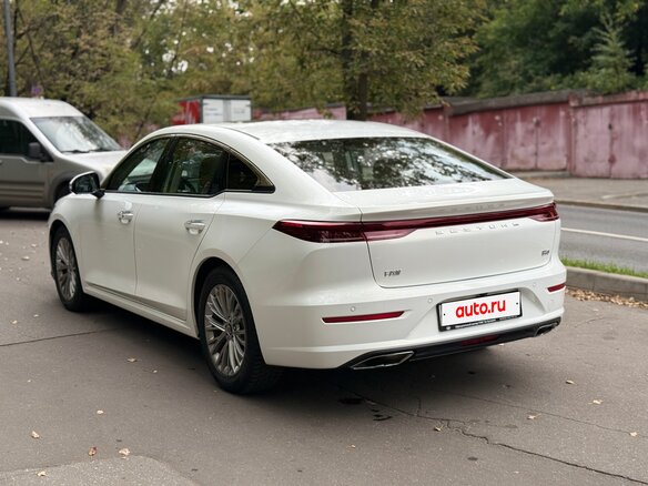 2024 FAW Bestune B70 I Рестайлинг, белый - вид 2