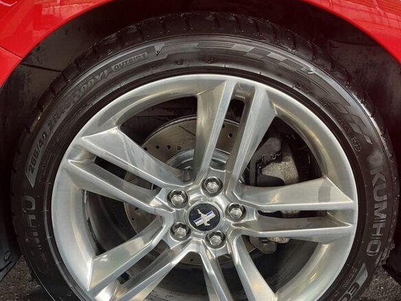 2019 Ford Mustang VI Рестайлинг, красный, 2900000 рублей - вид 15