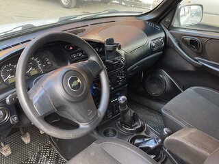 2018 Chevrolet Niva I Рестайлинг, белый, 850000 рублей, вид 3