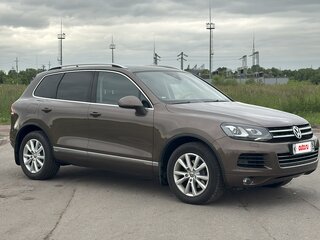 2014 Volkswagen Touareg II, коричневый, 3200000 рублей, вид 3