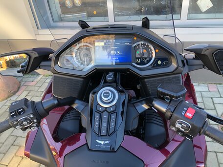 2025 Honda GL 1800 Gold Wing, пурпурный, 4500000 рублей, вид 5