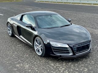 2014 Audi R8 V10 plus I (Typ 42) Рестайлинг, чёрный, 9000000 рублей, вид 4