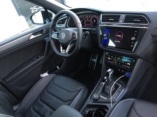 2021 Volkswagen Tiguan II Рестайлинг, чёрный, 4700000 рублей, вид 5
