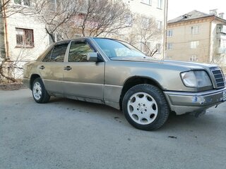 1993 Mercedes-Benz E-Класс 220 I (W124), серый, 450000 рублей, вид 4