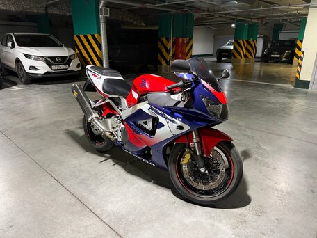 2000 Honda CBR 900RR Fireblade, красный, 485000 рублей, вид 2
