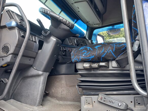 2011 Volvo FH, синий, 4500000 рублей - вид 28