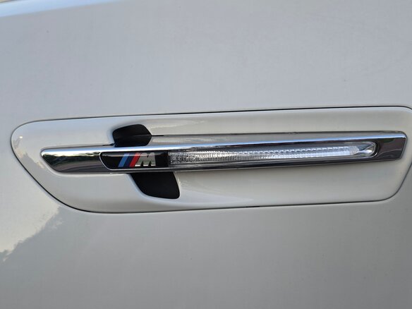 2013 BMW X6 M I (E71) Рестайлинг, белый, 2000000 рублей - вид 18