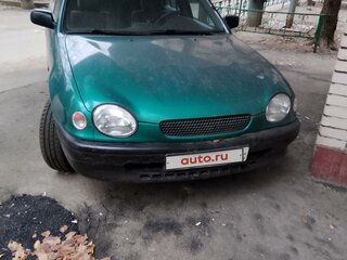 1998 Toyota Corolla VIII (E110), зелёный, 450000 рублей, вид 1