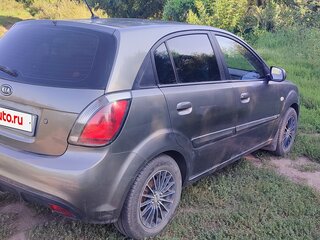 2011 Kia Rio II Рестайлинг, серебристый, 465000 рублей, вид 4