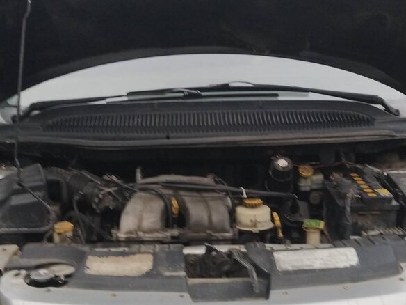 2002 Chrysler Voyager IV, серебристый, 480000 рублей - вид 8