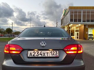 2013 Volkswagen Jetta VI, серый, 790000 рублей, вид 4