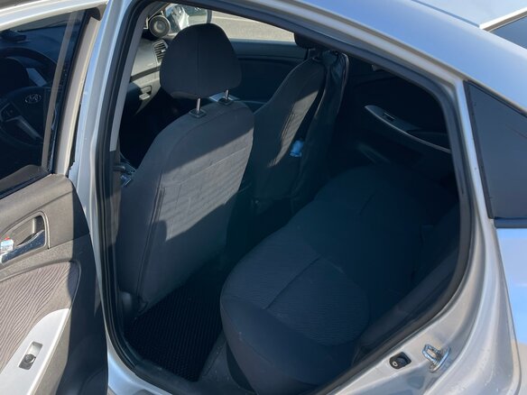 2011 Hyundai Solaris I, серебристый, 750000 рублей - вид 15