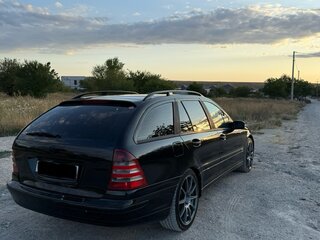 2005 Mercedes-Benz C-Класс 220 II (W203) Рестайлинг, чёрный, 720000 рублей, вид 4