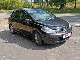 2010 Nissan Tiida I Рестайлинг, коричневый, 650000 рублей, вид 4