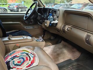 1997 GMC Suburban, красный, 1999999 рублей, вид 3