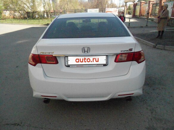 2012 Honda Accord VIII Рестайлинг, белый, 2000000 рублей - вид 4